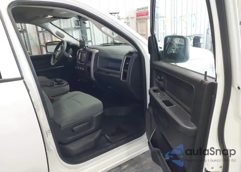 2018 Ram 1500 Tradesman 4X2 6'4 Box z USA, uszkodzony, nr VIN 1C6RR6FG4JS325543